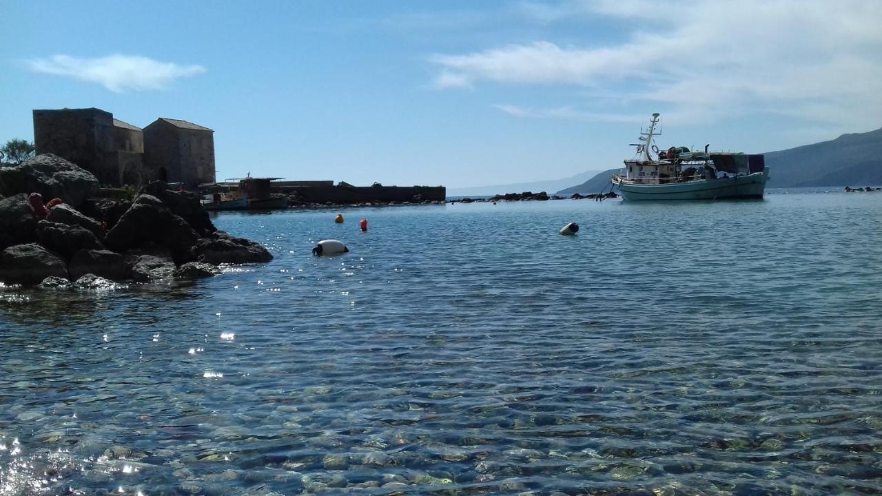 Iliolithos Rooms Kardamyli Exterior foto